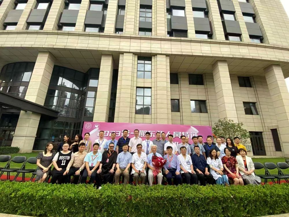 黄少春医生